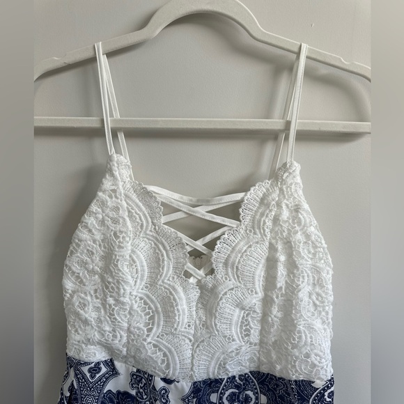 ❤️ Charlotte Russe Ladies Lace One Piece Romper White and Blue Small - Picture 5 of 7